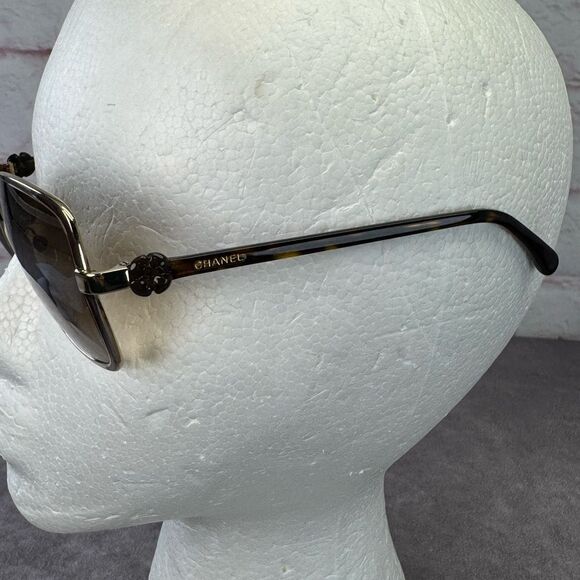 Chanel Camelia Flower Vintage Tortoiseshell Sunglasses - Picture 4 of 15